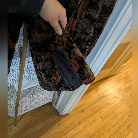 Floral Velvet Women's Jacket - Picture 6 of 8